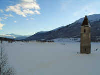 der Kirchturm im Reschensee