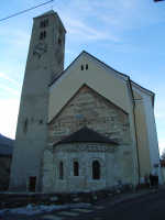 die Kirche am Friedhof in Laas