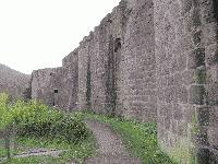 Hardenburg, Reste der Burgmauern, von aussen