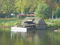 Schiffsmuehle auf der Weser